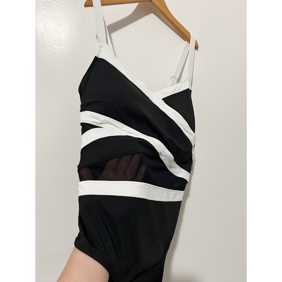 Anne Cole Plus Size Contrast Trim Mesh Insert One-Piece Swimsuit Size 20W - Picture 5 of 13